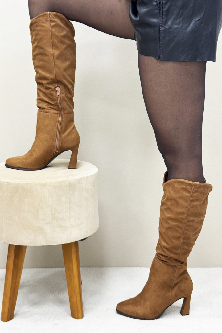 Bota Olívia Suede Caramelo